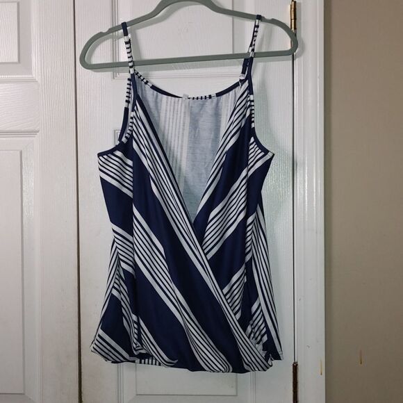 Saukole blue white wrap tank top Sz 2XL - Picture 1 of 6